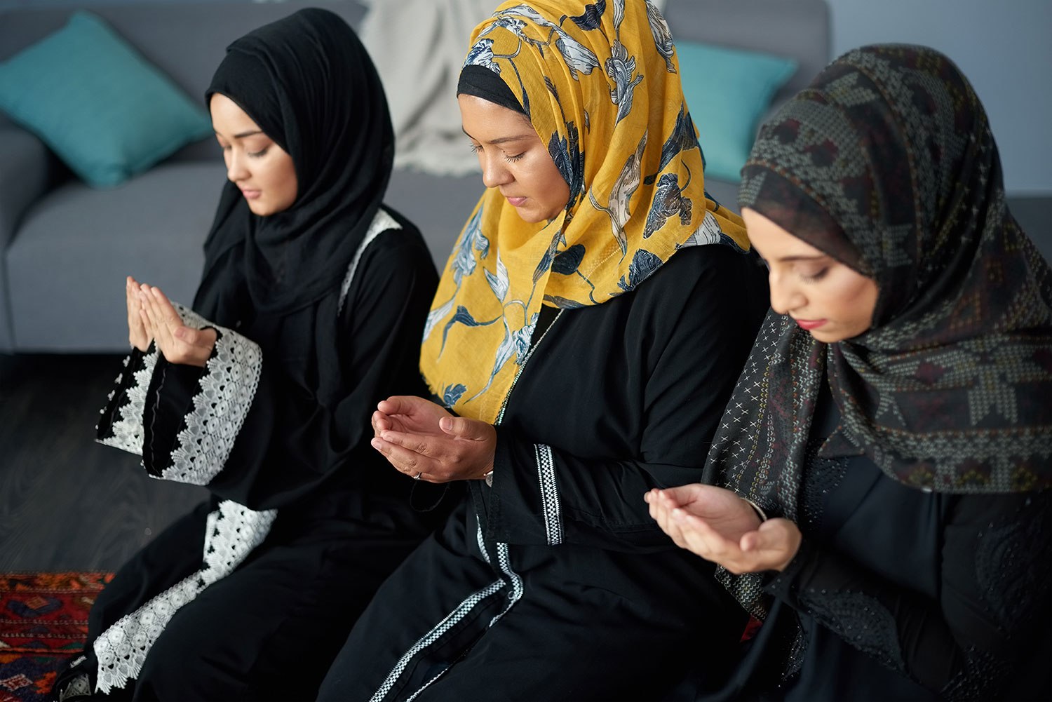 women praying