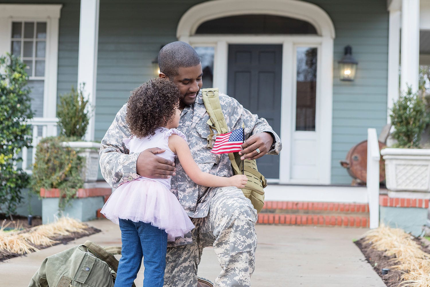 soldier homecoming father and daughter